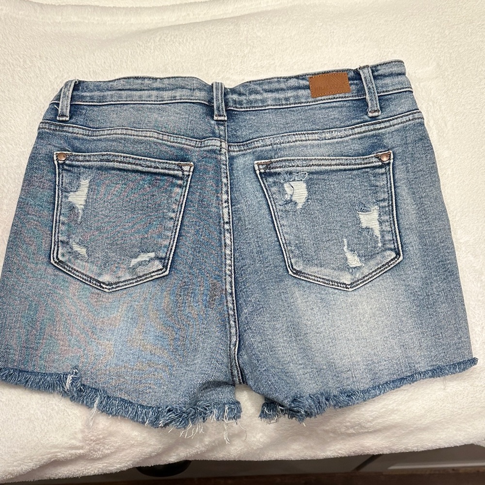 Judy Blue Light Wash Distressed Jean Shorts - Picture 2 of 7